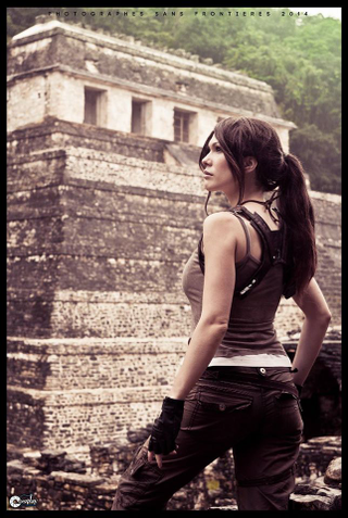 Illustration for article titled Tomb Raider Cosplay At Actual Mayan Temple